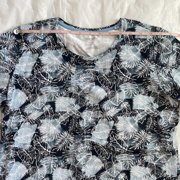 ESMARA T-Shirt with Short Sleeves in Blue/White Size- Medium/8-10 NWOT 2/20$ - Picture 6 of 11